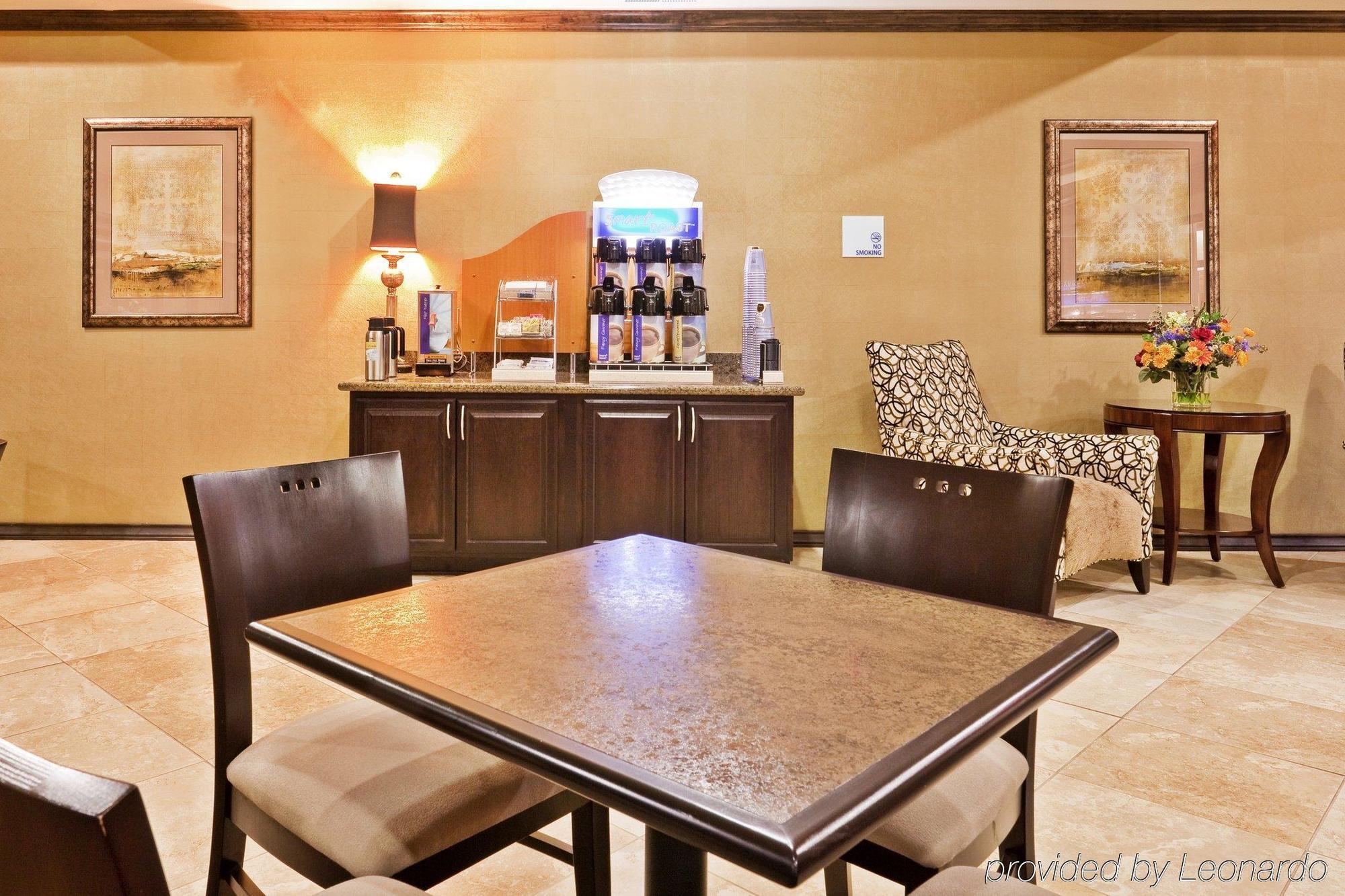 Holiday Inn Express & Suites Clovis By Ihg Ristorante foto